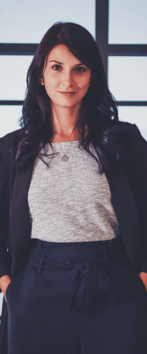 Maria Malik – erfahrene Recruiterin, Headhunterin und Karriere-Coach, spezialisiert auf Personalvermittlung und Karrierecoaching.